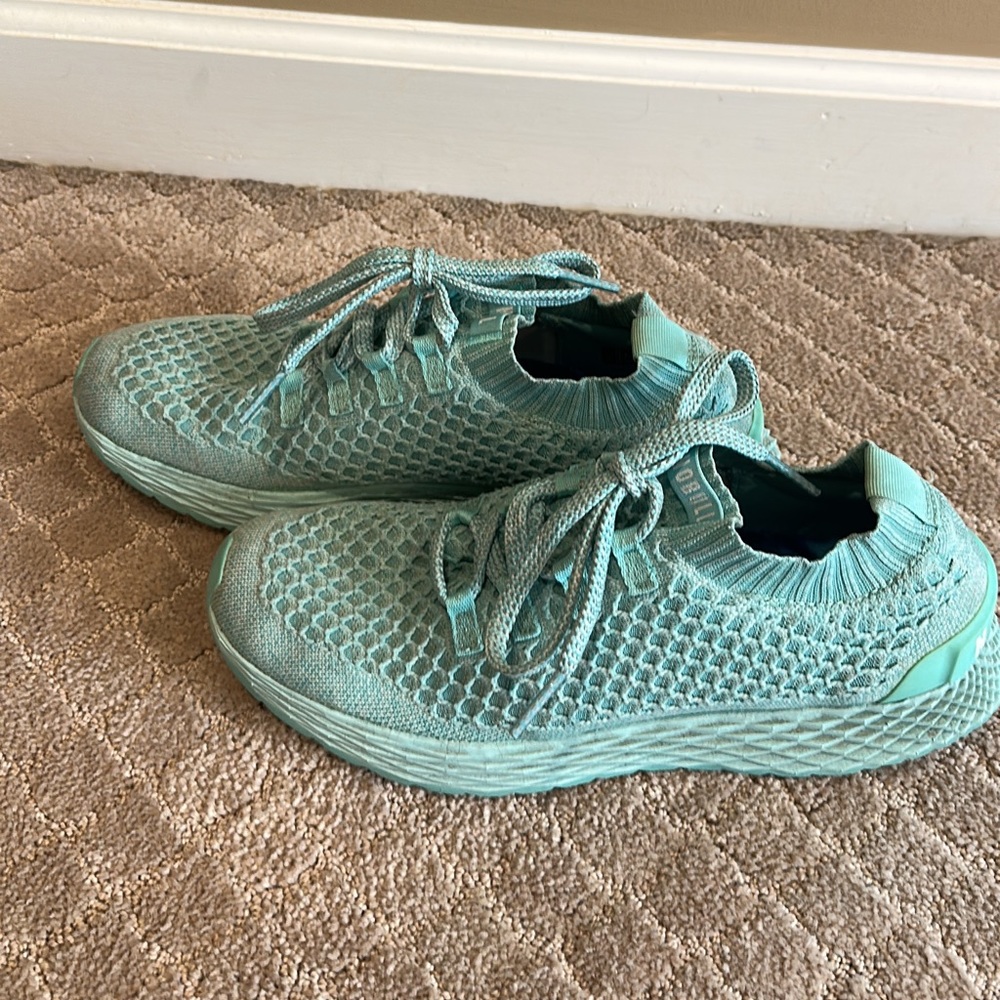 M9.5/W11 NoBull knit runner.  Excellent condition